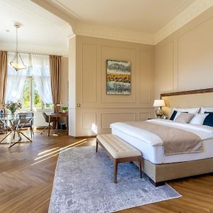 Villa Julius A Emma - Luxury Boutique Retreat
