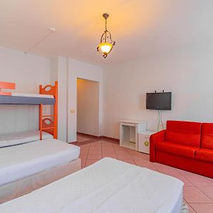 Dormitory Room Mixed