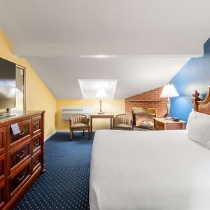 Zimmer mit Kingsize-Bett