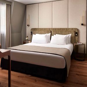 Zimmer mit Kingsize-Bett