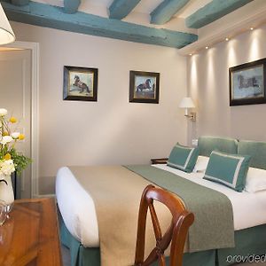 Traditionelles Zimmer mit Kingsize-Bett