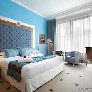 Deluxe Zimmer mit Kingsize-Bett