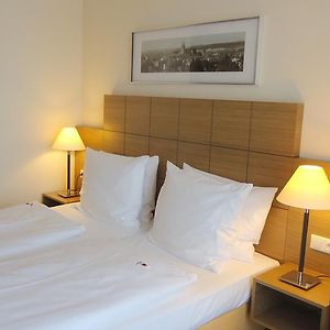Comfort Zimmer mit Kingsize-Bett