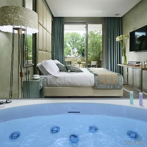 Deluxe Zimmer mit Kingsize-Bett
