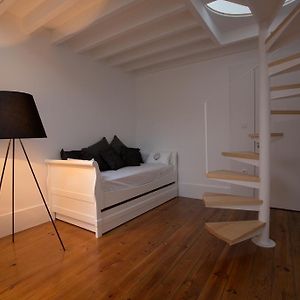 Zimmer mit Kingsize-Bett