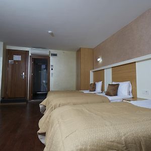 Dreibettzimmer