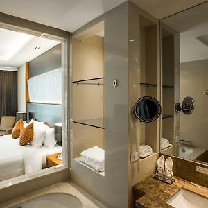 Grand Deluxe Zimmer mit Kingsize-Bett