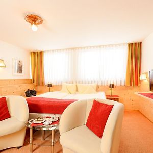 Basic Zimmer mit Kingsize-Bett