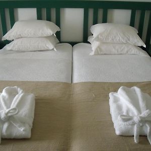 Zimmer mit Kingsize-Bett