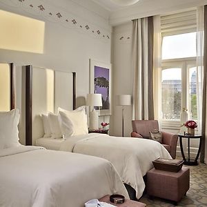 Zimmer mit zwei Einzelbetten