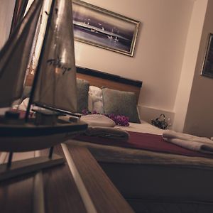 Standard Zimmer mit Kingsize-Bett