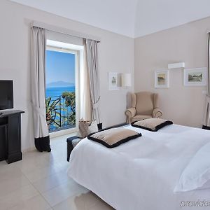 Deluxe Zimmer mit Kingsize-Bett