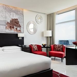 Zimmer mit Kingsize-Bett