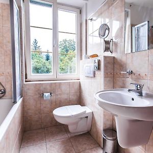 Zimmer mit zwei Einzelbetten