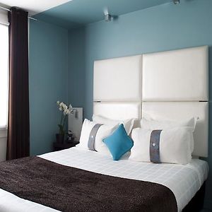 Benachbartes Familien-Zimmer mit Kingsize-Bett