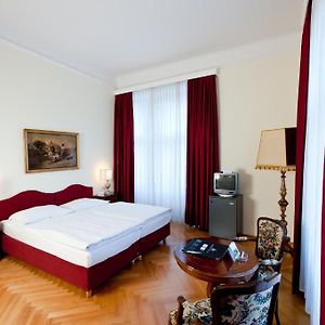Standard Zimmer mit Kingsize-Bett