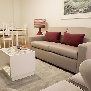 Großes Zimmer