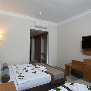Großes Zimmer