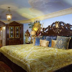 Master Suite mit Kingsize-Bett