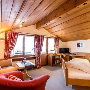 Comfort Zimmer mit Kingsize-Bett
