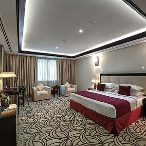 Deluxe Zimmer mit Kingsize-Bett