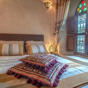 Zimmer mit Kingsize-Bett