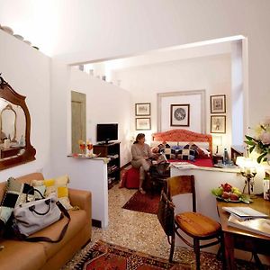Deluxe Zimmer mit Kingsize-Bett