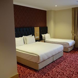 Familien-Zimmer mit Kingsize-Bett