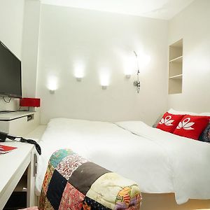 Standard Zimmer mit Kingsize-Bett