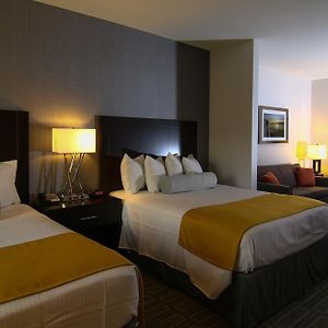 Suite mit Queensize-Bett für Gäste mit Behinderungen