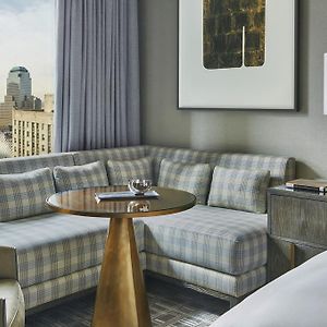 Eck-Zimmer mit Kingsize-Bett
