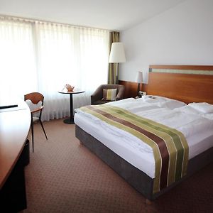 Comfort Zimmer mit Kingsize-Bett