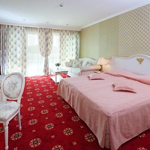 Deluxe Zimmer mit Kingsize-Bett