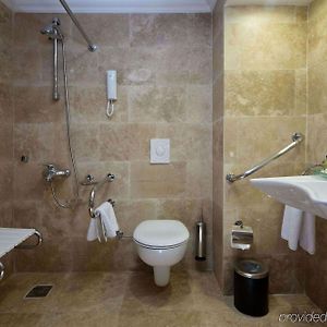 Doppelzimmer für Gäste mit Behinderungen