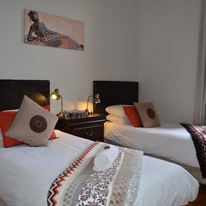 Zimmer mit zwei Einzelbetten