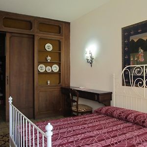 Standard Zimmer mit Kingsize-Bett