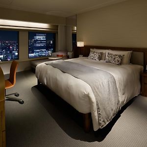 Zimmer mit Kingsize-Bett auf der Club-Etage