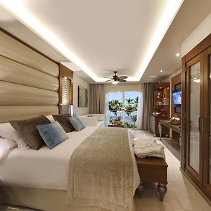 Club Rooftop King Suite Adults only