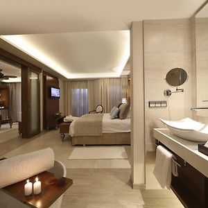 Club One-Bedroom Suite Adults only