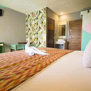 Zimmer mit Kingsize-Bett
