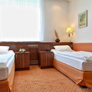 Zimmer mit zwei Einzelbetten