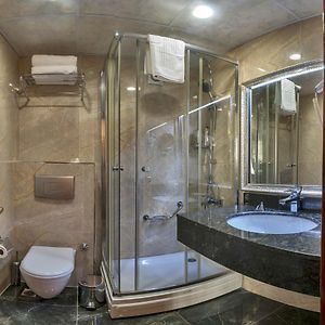 Standard Zimmer mit Kingsize-Bett