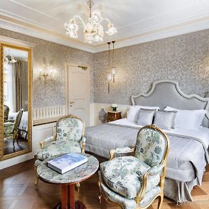 Deluxe Zimmer mit Kingsize-Bett