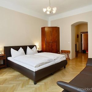 Classic Zimmer mit Kingsize-Bett