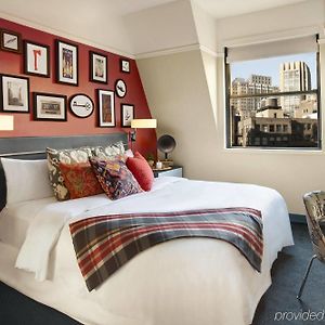 Deluxe Zimmer mit Kingsize-Bett