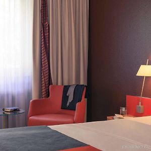 Standard Zimmer mit Kingsize-Bett