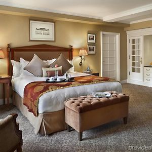 Grand Deluxe Zimmer mit Kingsize-Bett