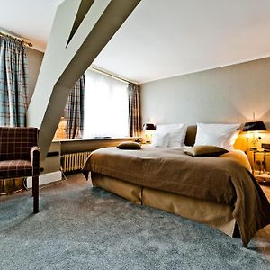 Zimmer mit Kingsize-Bett
