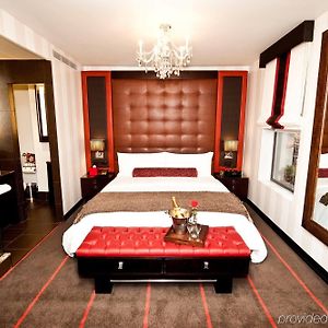 Deluxe Zimmer mit Kingsize-Bett