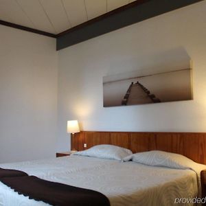 Zimmer mit zwei Einzelbetten